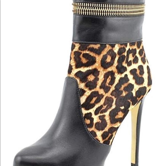 Michael Kors woman's boot - Picture 6 of 8